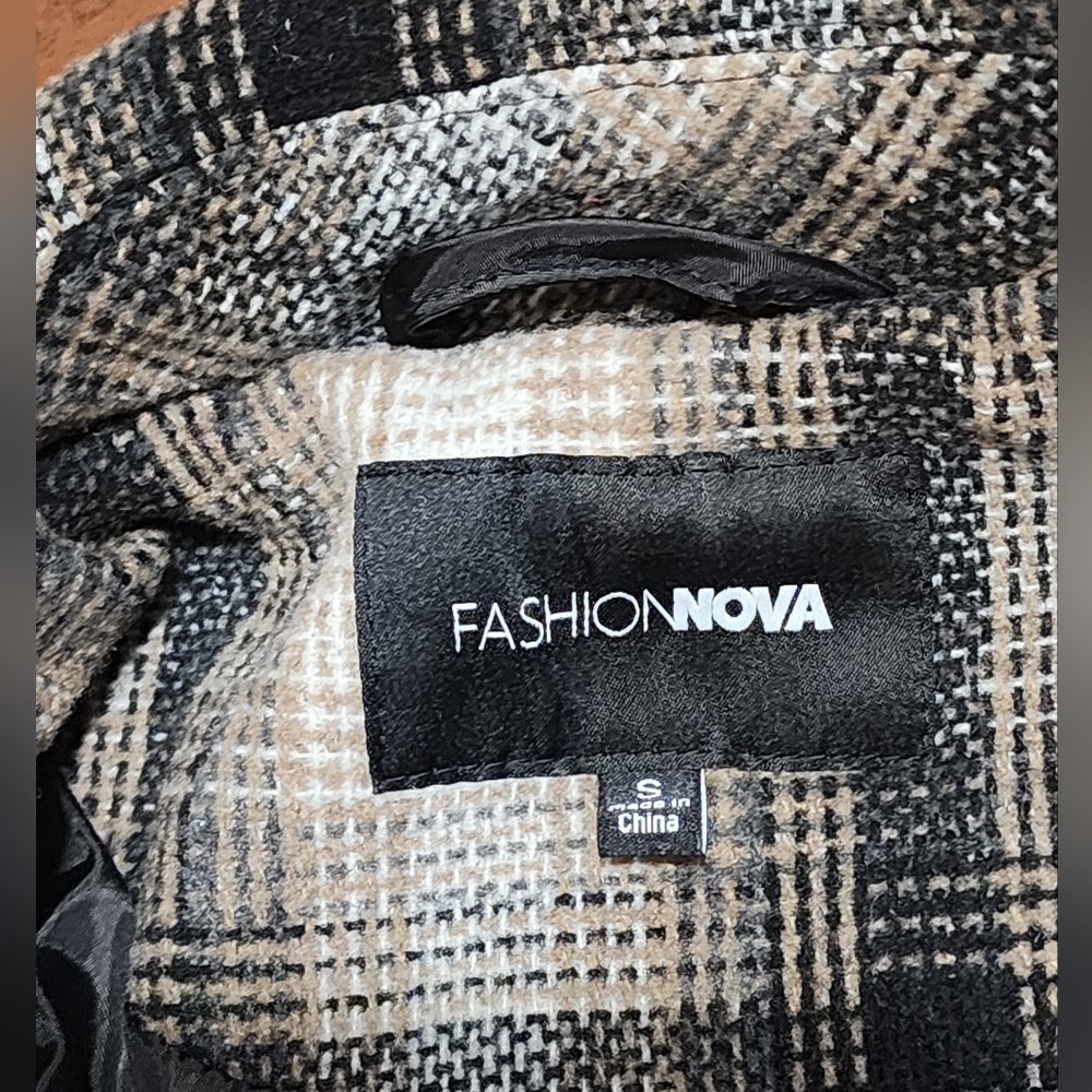 Fashion Nova Black and Cream Checkered Button Down Shirt - Picture 4 of 7
